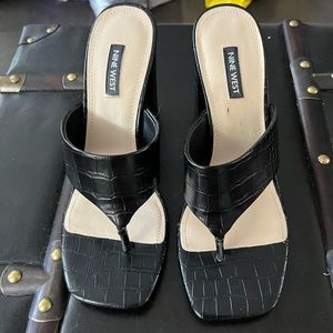 EUC Nine West black croc embossed heel sandals size 8